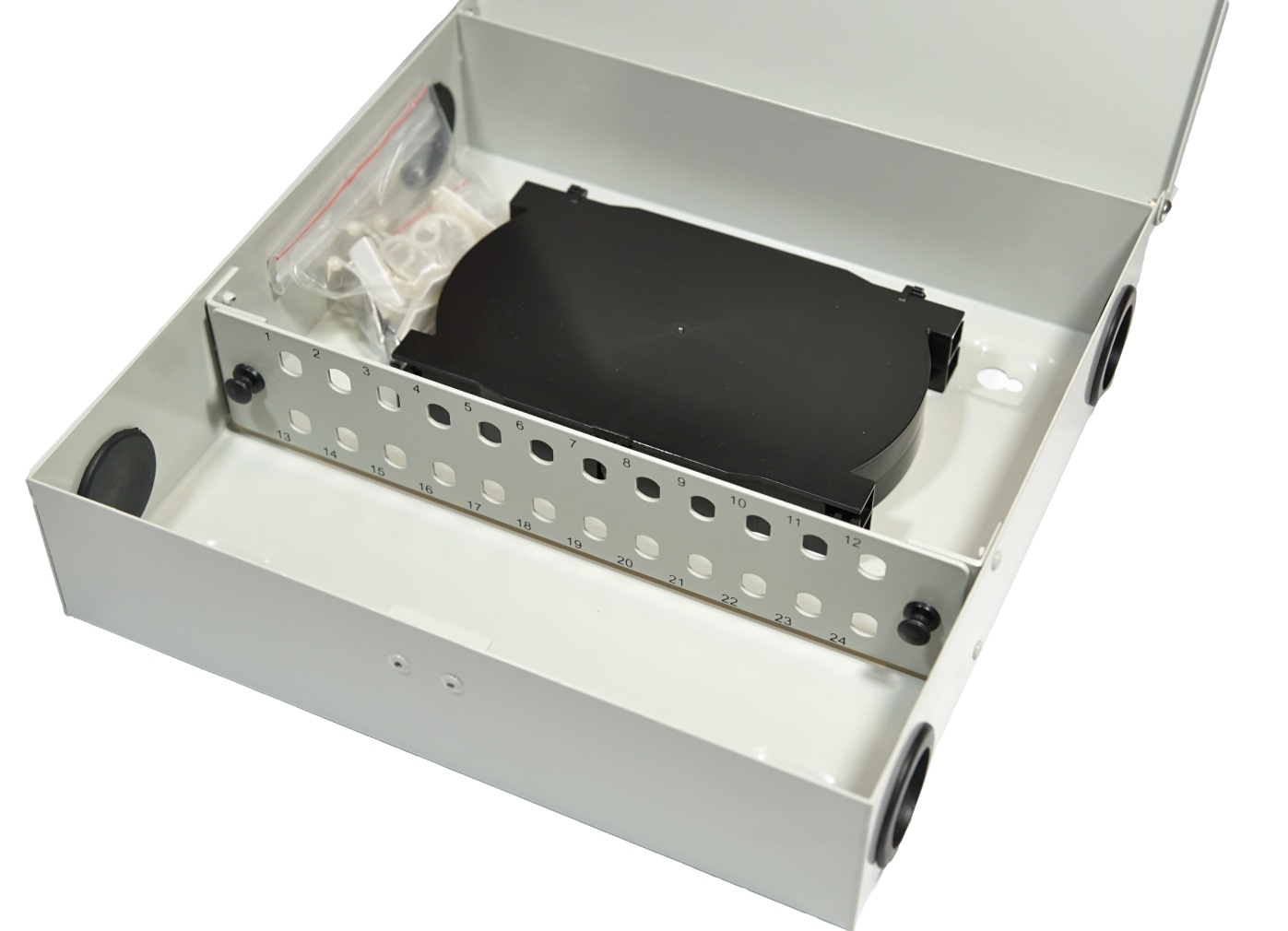 Optický rozvaděč nástěnný kov 24 ST vč. opt. kazety a zámku jednokřídlý